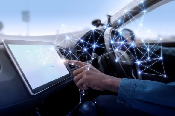 Traceur GPS pour gestion de flotte - interface connectée dans habitacle véhicule avec réseau de données